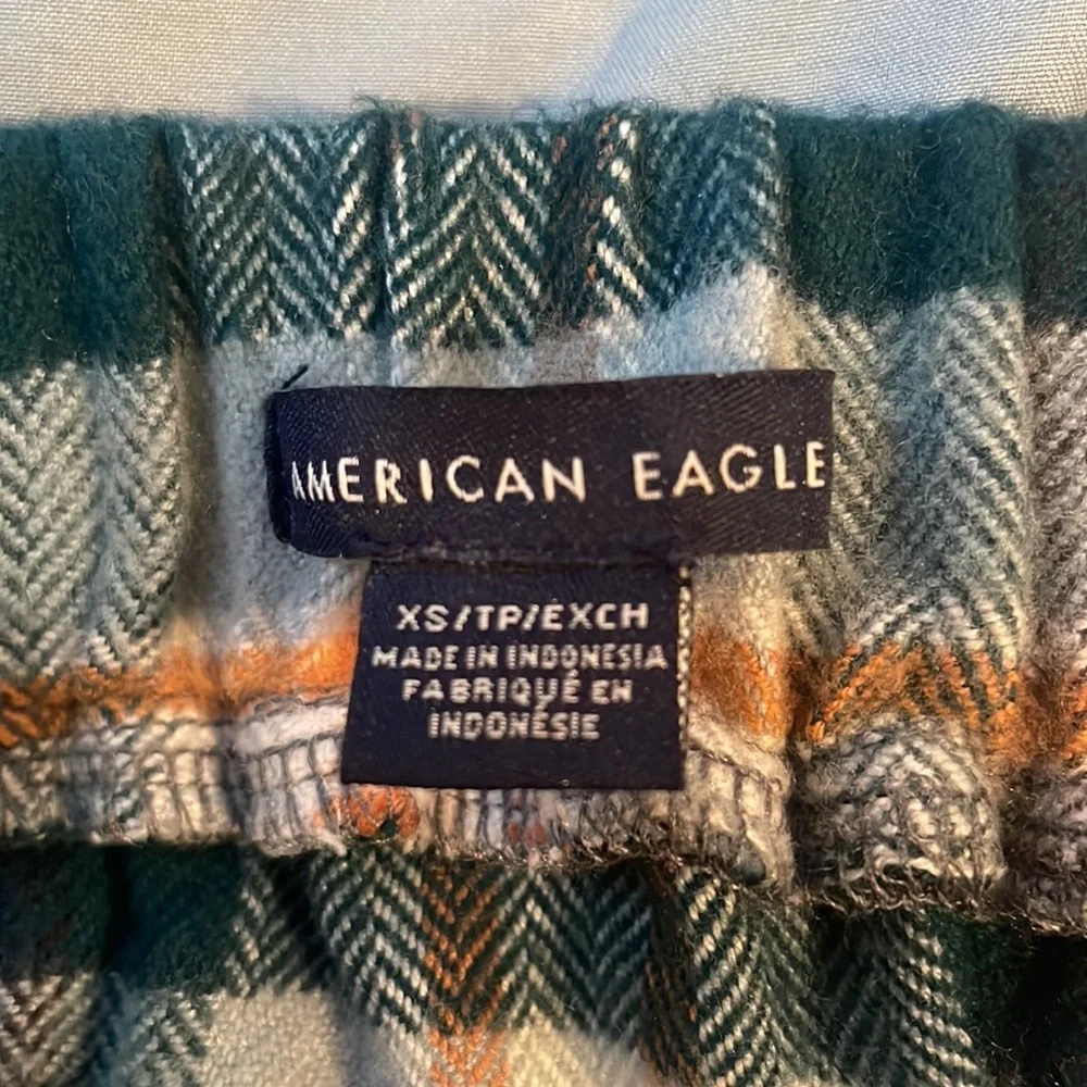 AMERICAN EAGLE OUTFITTERS PLAID MINI SKIRT NEVER WORN SO SOFT - Picture 4 of 7